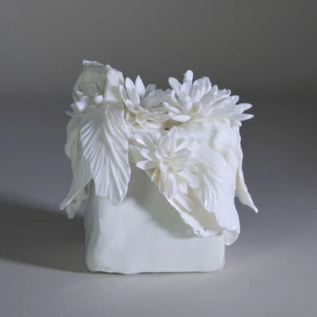 CUBE ETHIOPIQUE - Sculpture en porcelaine de Florence Corbi